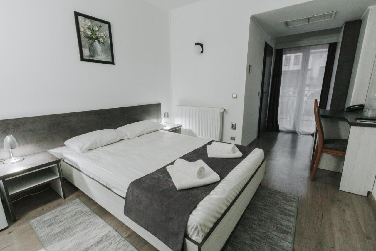 Hotel Apollo Central Sibiu Exteriör bild