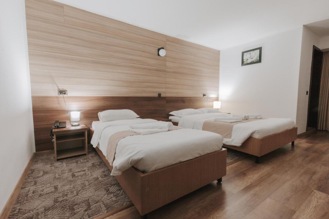 Hotel Apollo Central Sibiu Exteriör bild