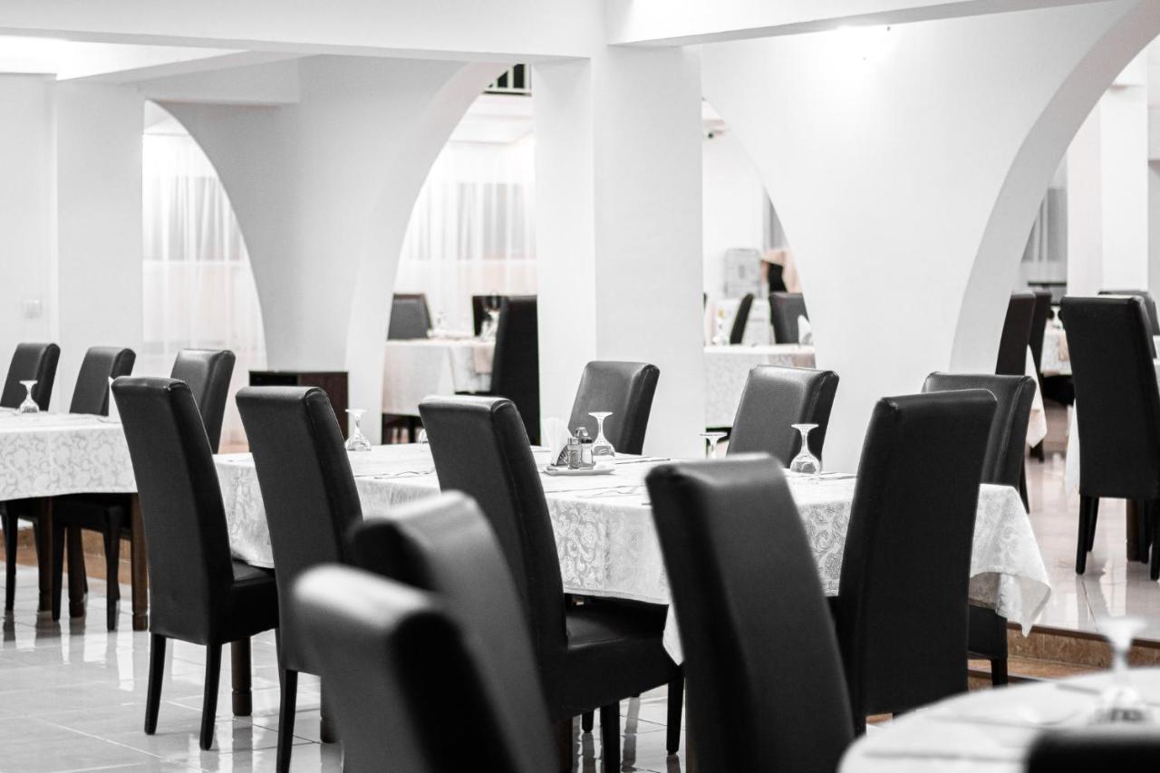 Hotel Apollo Central Sibiu Exteriör bild