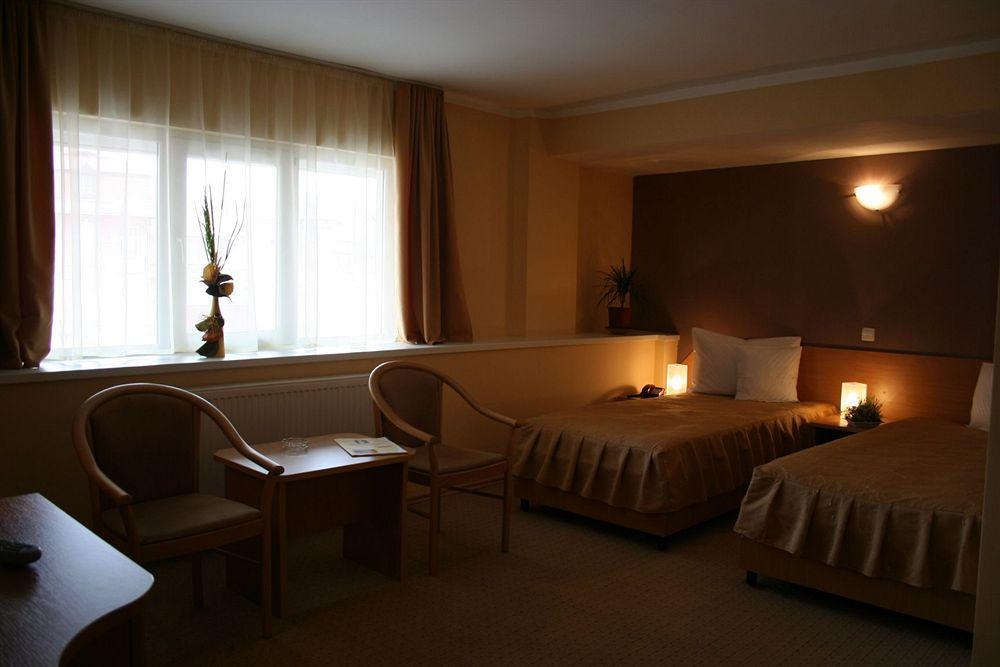 Hotel Apollo Central Sibiu Exteriör bild