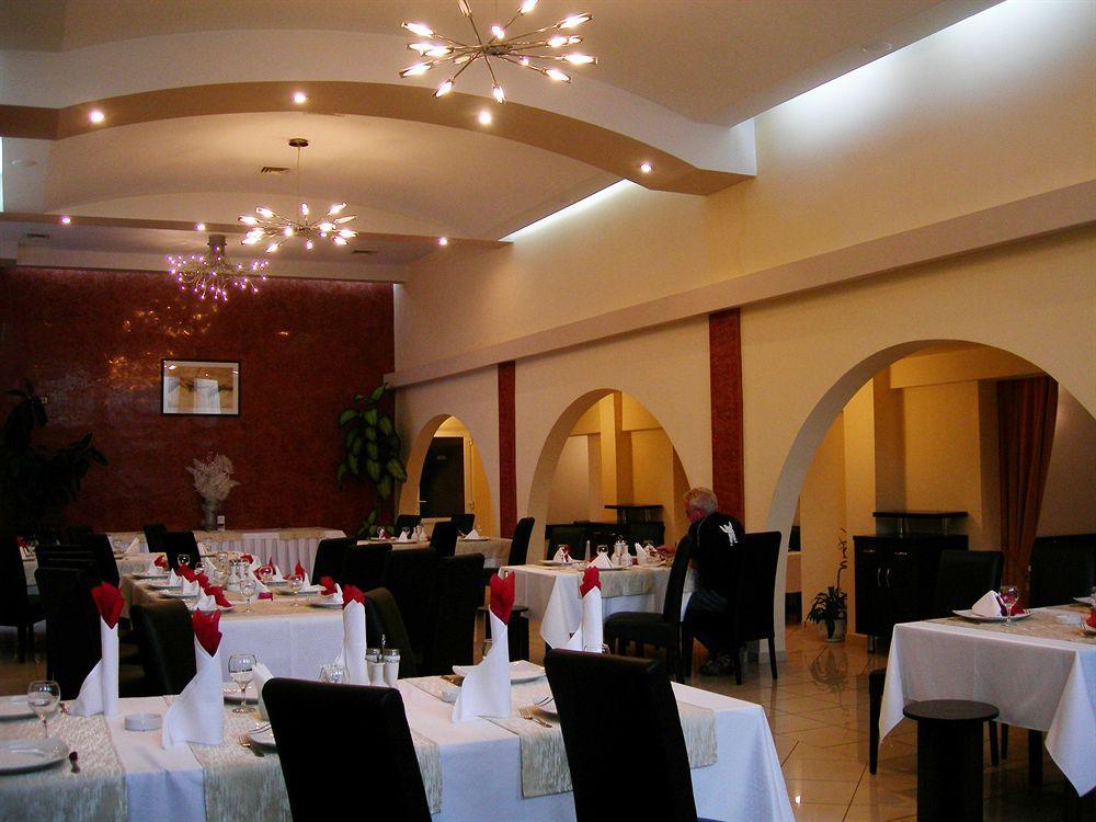 Hotel Apollo Central Sibiu Exteriör bild